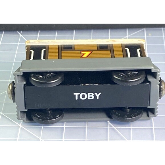 2003 "TOBY" Engine #4 Thomas & Friends Wooden Train Magnetic Coupler - Picture 5 of 5